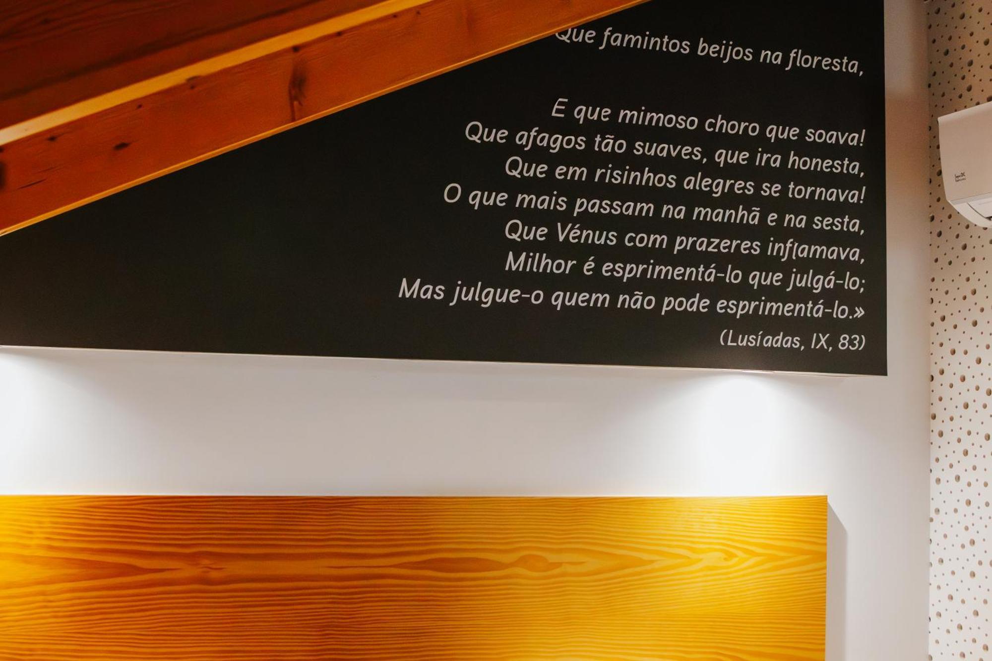 בית הארחה Santar 	Casa Luis De Camoes - Boutique & Literary House מראה חיצוני תמונה