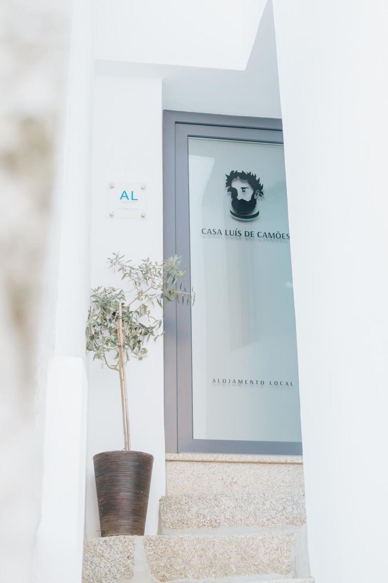 בית הארחה Santar 	Casa Luis De Camoes - Boutique & Literary House מראה חיצוני תמונה
